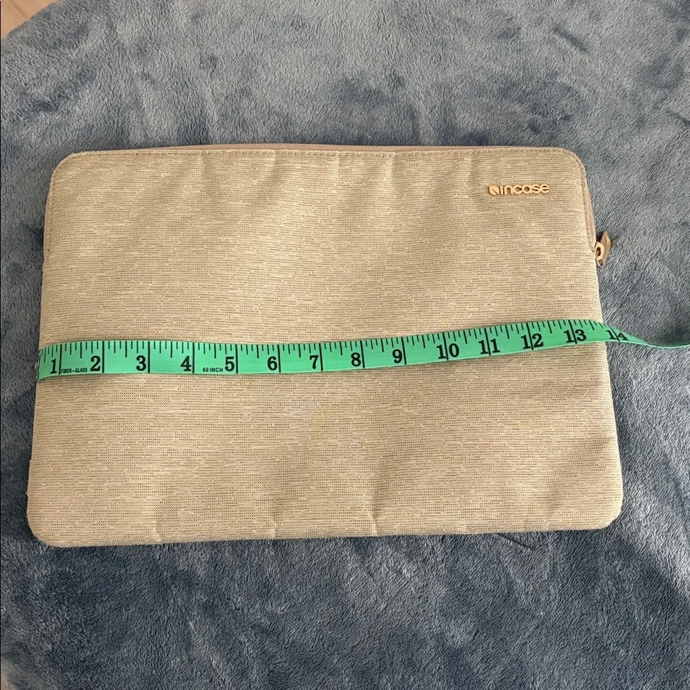 Incase slim sleeve